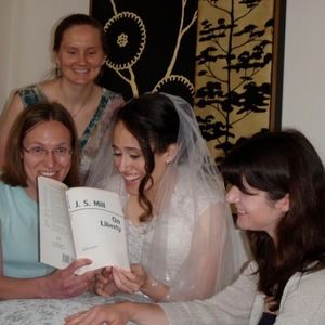 Meet your Posher, Amalia